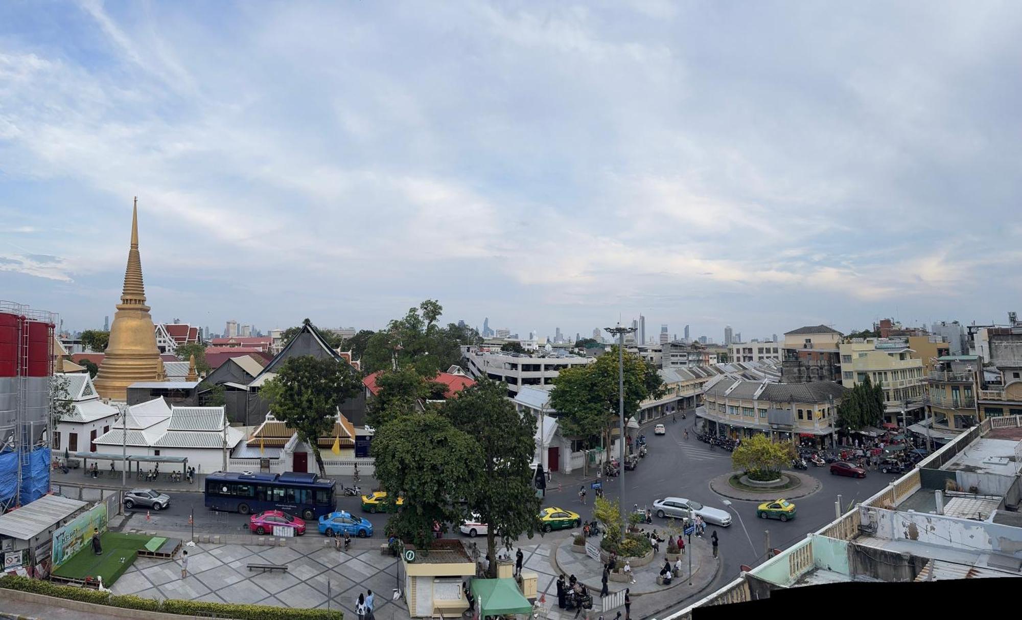 Bud Brew Beyond Dispensary And Hotel Bangkok Kültér fotó
