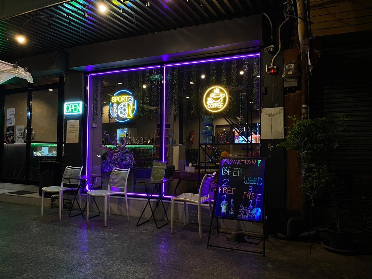 Bud Brew Beyond Dispensary And Hotel Bangkok Kültér fotó