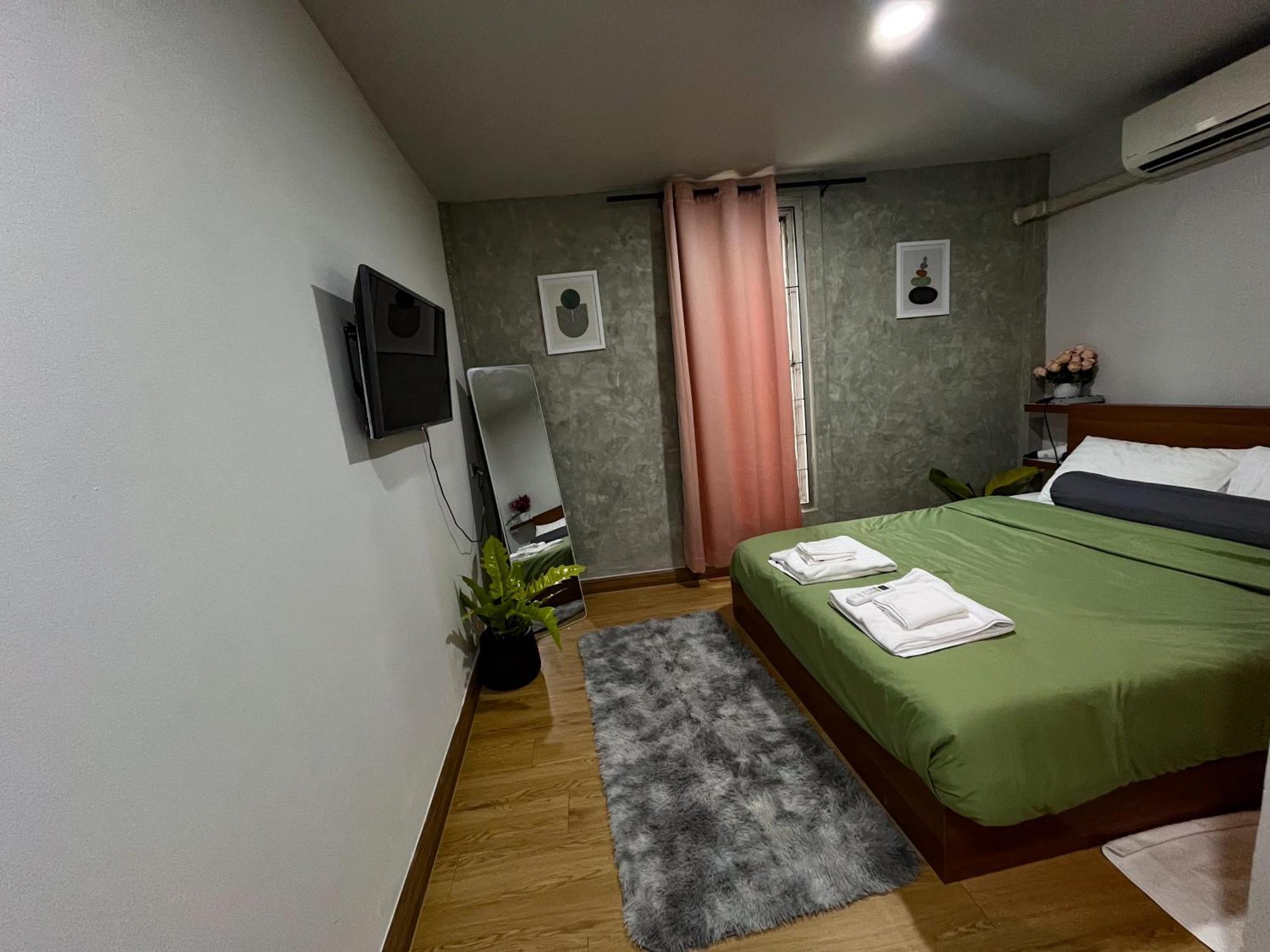 Bud Brew Beyond Dispensary And Hotel Bangkok Kültér fotó